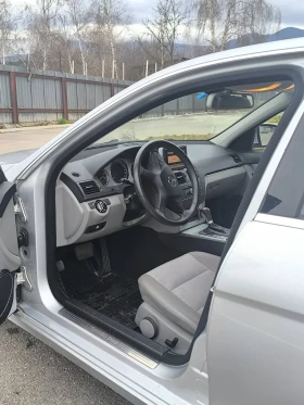 Mercedes-Benz C 220, снимка 10