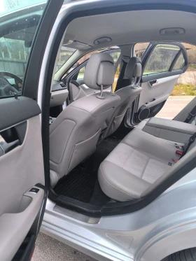 Mercedes-Benz C 220, снимка 11