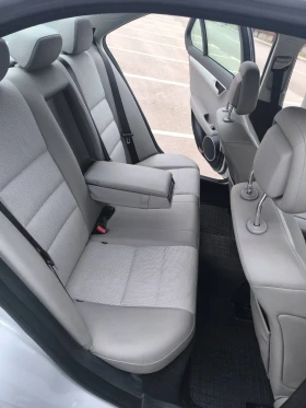 Mercedes-Benz C 220, снимка 14
