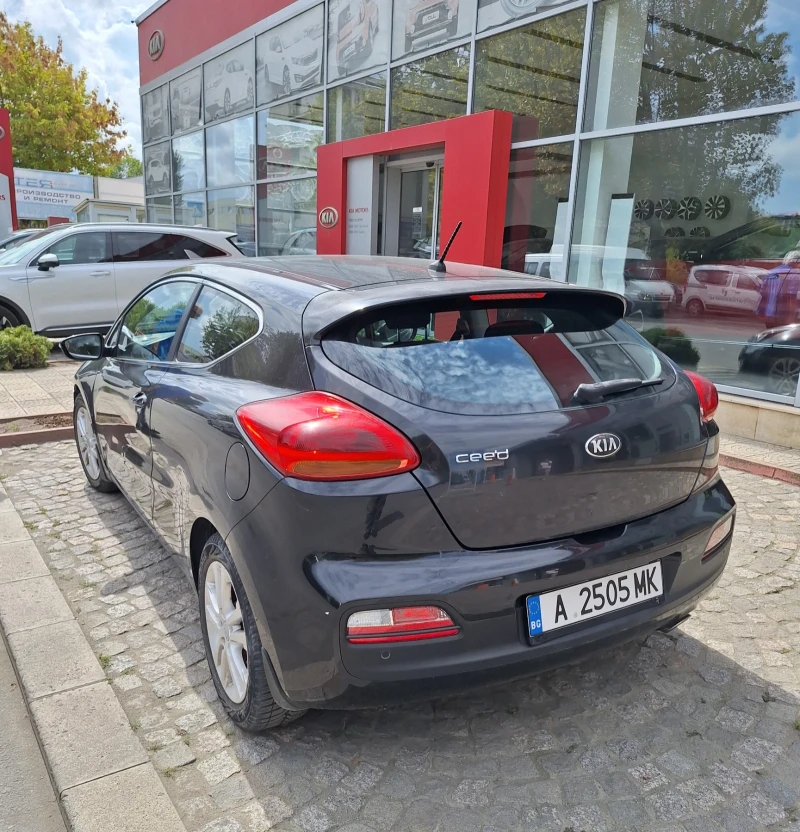 Kia Ceed 1.6, снимка 5 - Автомобили и джипове - 47279197