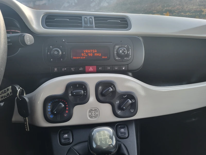 Fiat Panda 0.9TwinAir, снимка 16 - Автомобили и джипове - 47809393