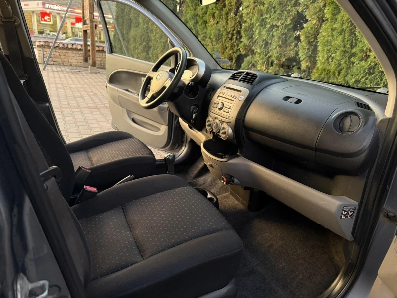 Daihatsu Sirion, снимка 10 - Автомобили и джипове - 47842775