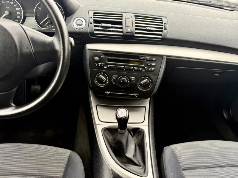 BMW 120 2.0, снимка 11 - Автомобили и джипове - 52213743