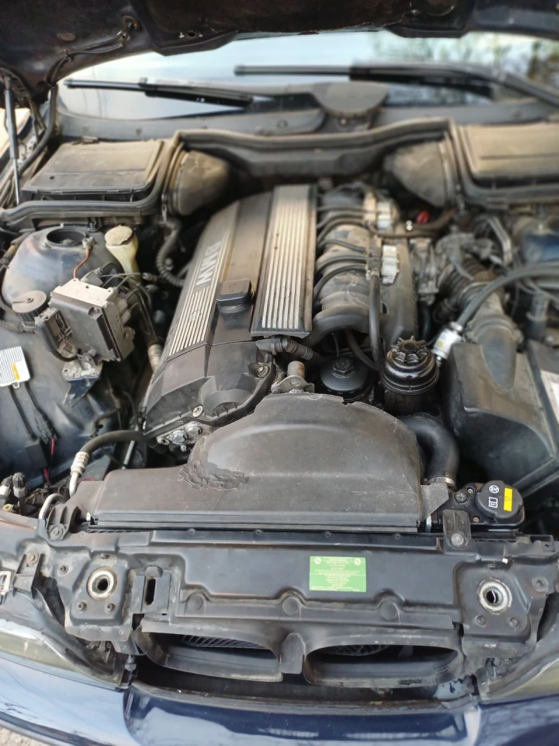 BMW 520 2.0, снимка 12 - Автомобили и джипове - 52563704