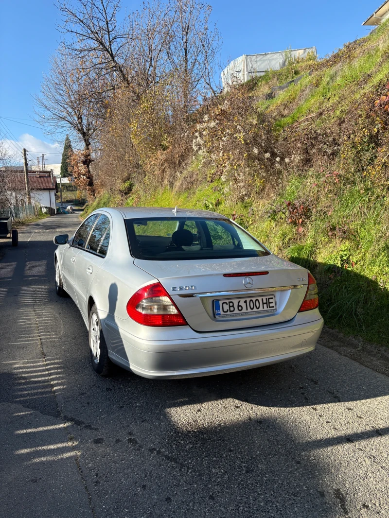 Mercedes-Benz E 200, снимка 11 - Автомобили и джипове - 52882814