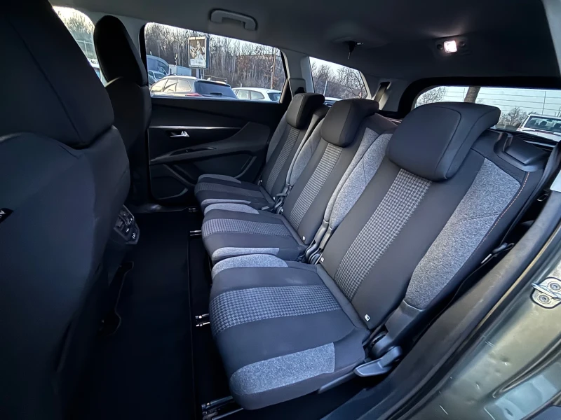 Peugeot 5008 1.6 HDI, снимка 10 - Автомобили и джипове - 52886931