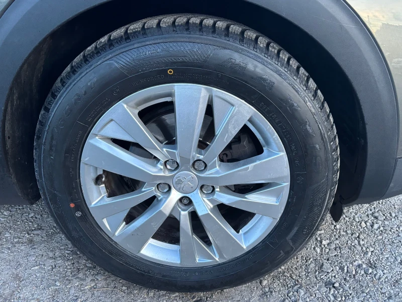 Peugeot 5008 1.6 HDI, снимка 16 - Автомобили и джипове - 52886931