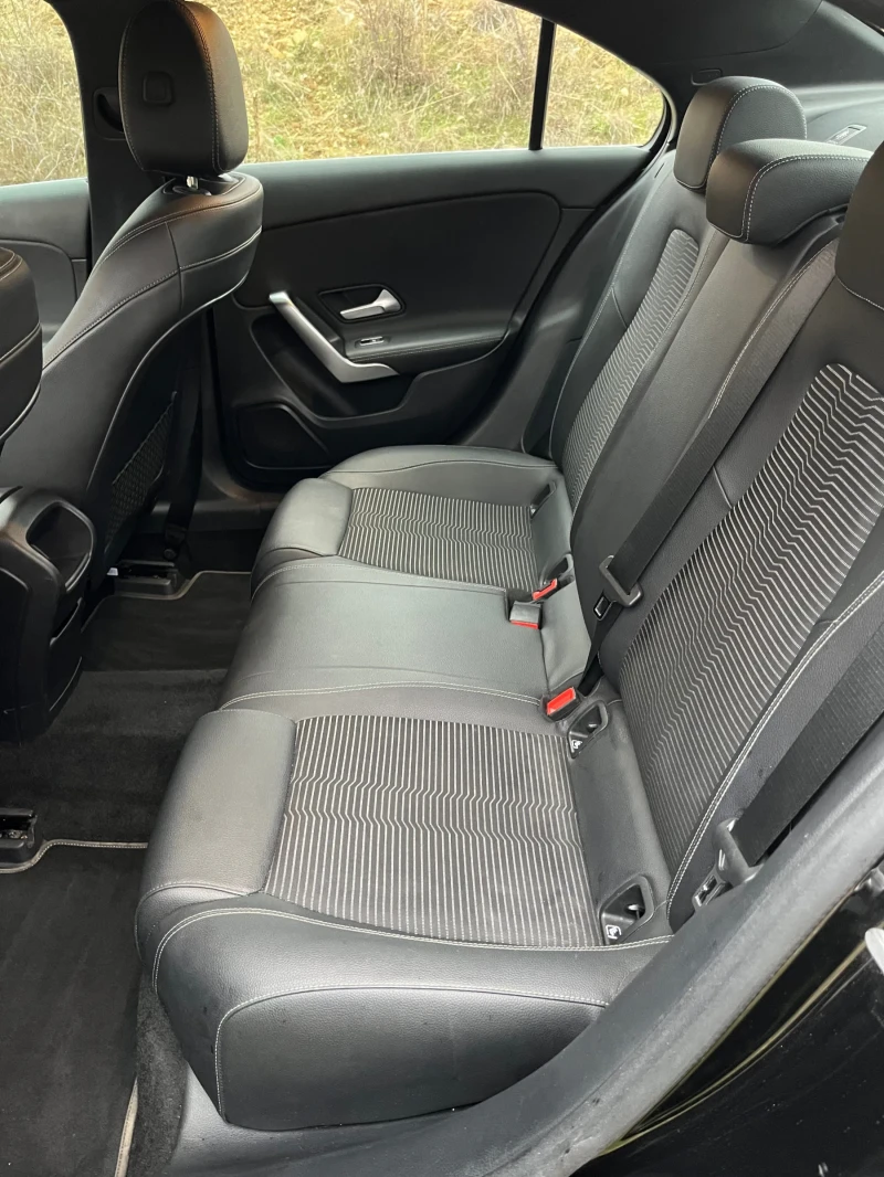 Mercedes-Benz A 180 Керамика* Камера* Навигация* НовиГуми, снимка 14 - Автомобили и джипове - 53342412