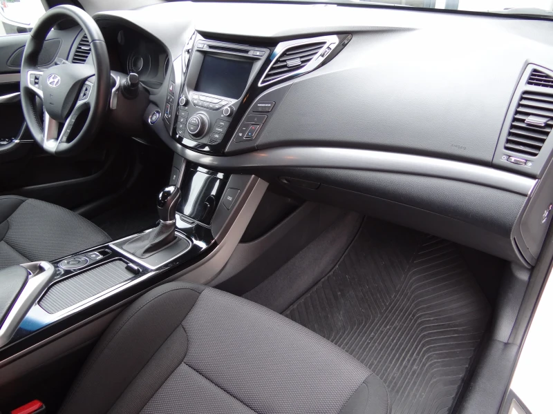Hyundai I40 1.7crdi-136kc/Auto/Navi/Camera/Keyless/Led/Euro5B/, снимка 11 - Автомобили и джипове - 53383536