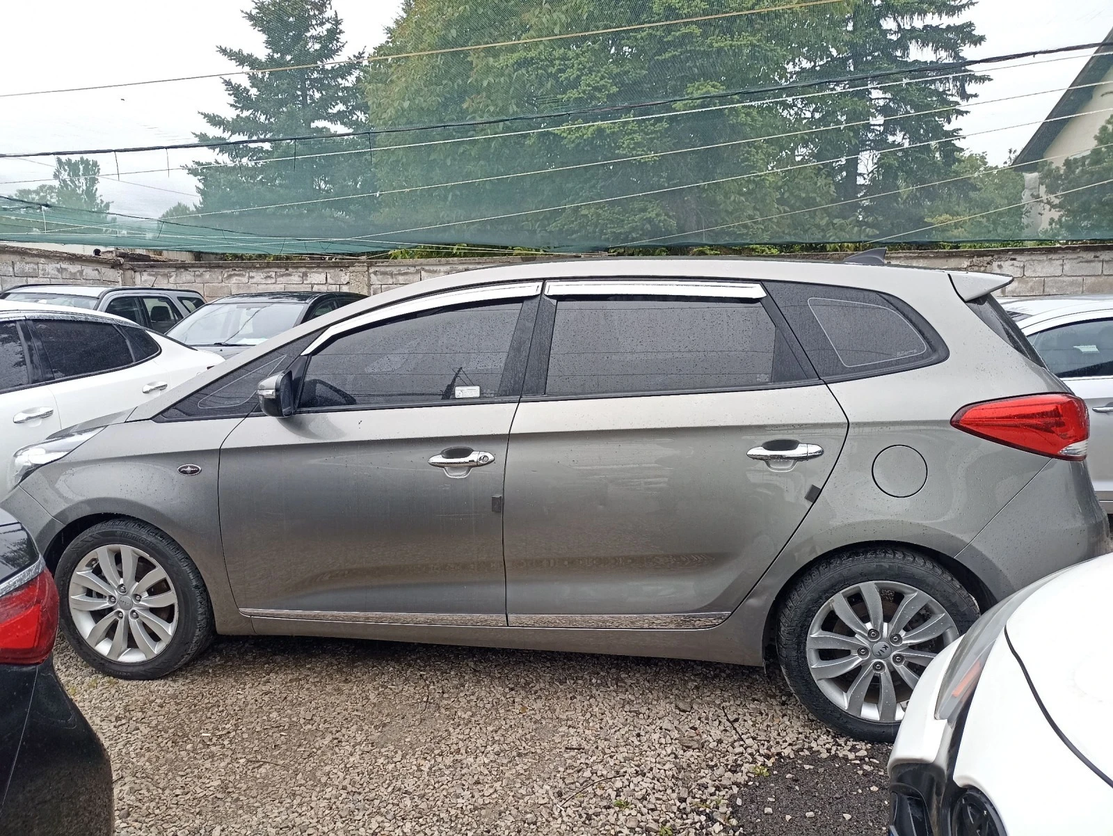 Kia Carens 2.0i LPI 6+ 1 - изображение 4