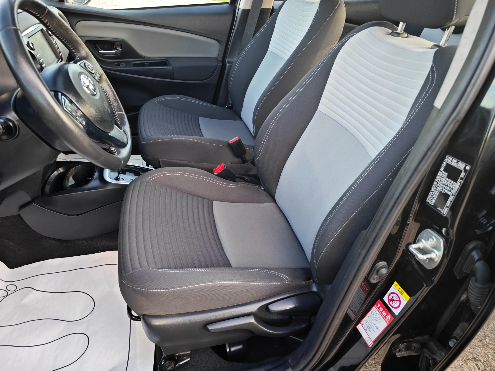 Toyota Yaris 1, 5 Automat 55000km. - изображение 9