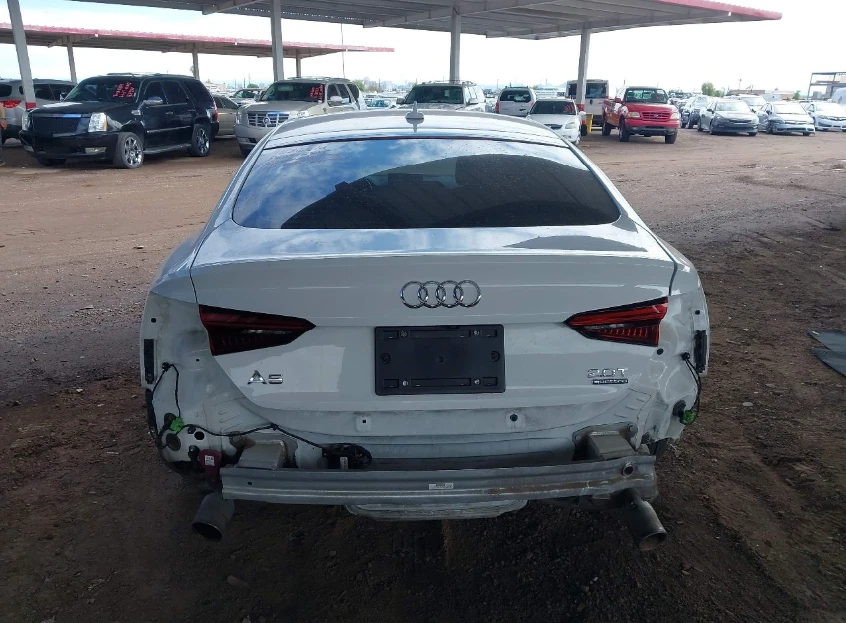 Audi A5 Premium* ДИГ.ТАБЛО* КОЖЕН САЛОН* 4x4 - изображение 5