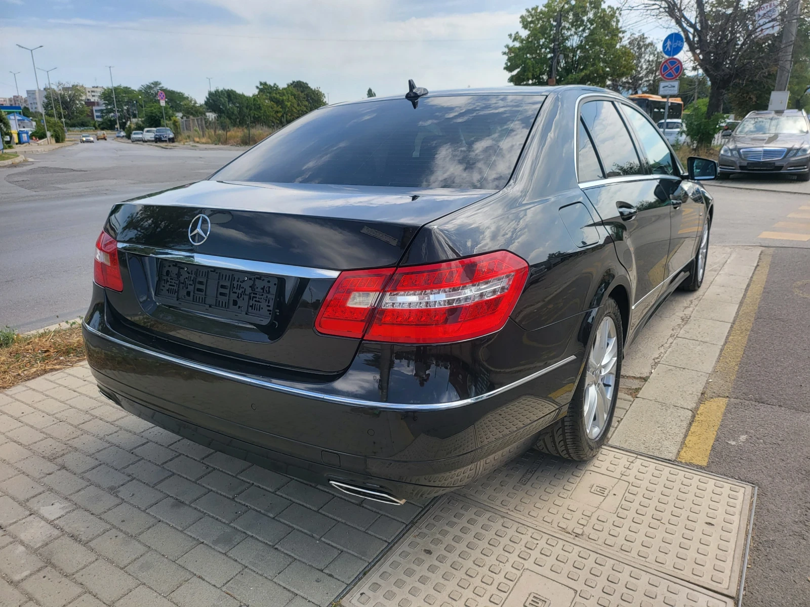 Mercedes-Benz E 220 CDI AVANTGARDE BLUEEFICIENCY 7G-TRONIC  - изображение 3