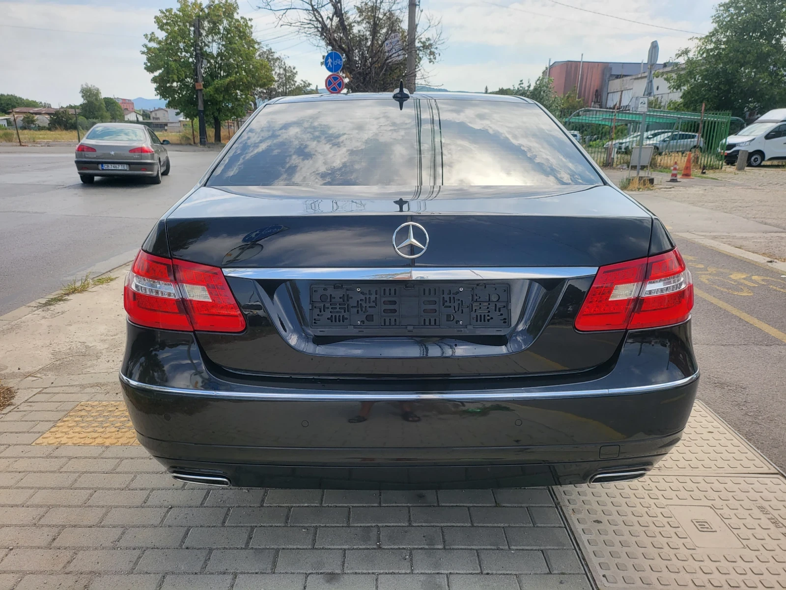 Mercedes-Benz E 220 CDI AVANTGARDE BLUEEFICIENCY 7G-TRONIC  - изображение 4