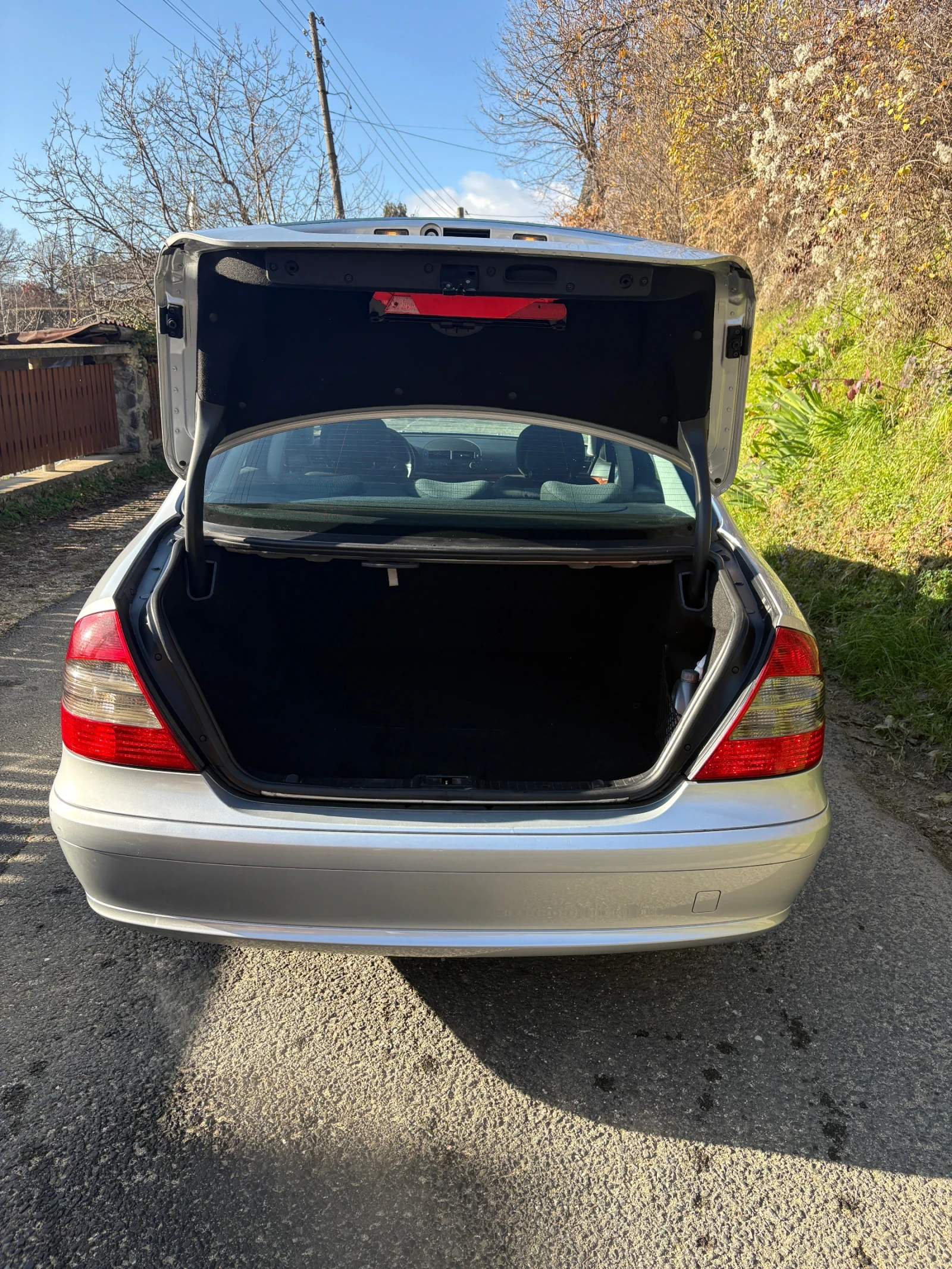 Mercedes-Benz E 200 | Mobile.bg � ����������� 14