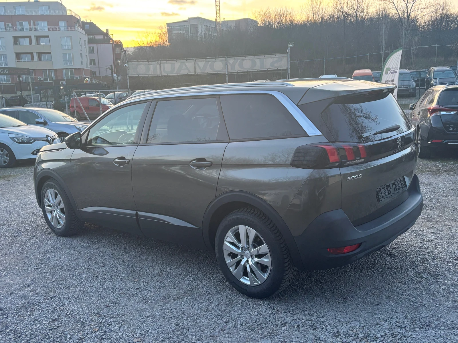 Peugeot 5008 1.6 HDI - изображение 3