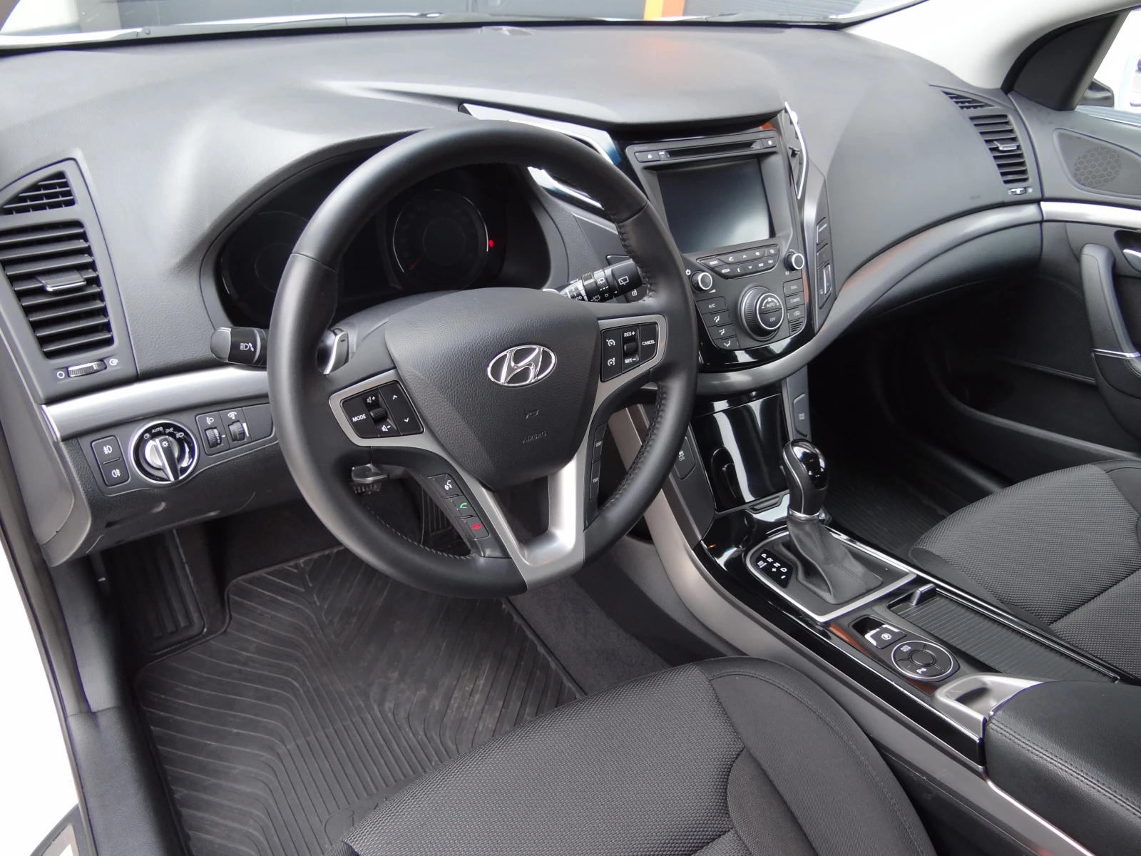 Hyundai I40 1.7crdi-136kc/Auto/Navi/Camera/Keyless/Led/Euro5B/ | Mobile.bg � ����������� 8