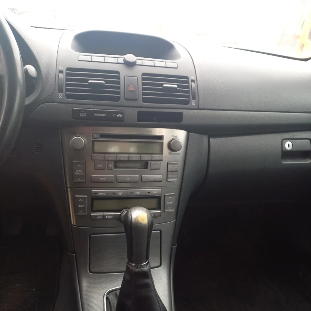 Toyota Avensis 1.6* Газ*  - изображение 9