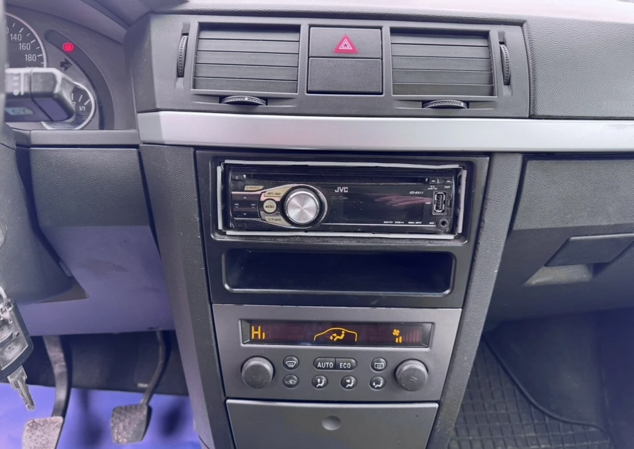 Opel Meriva 1.6i / ГАЗ !!, снимка 8 - Автомобили и джипове - 53900718