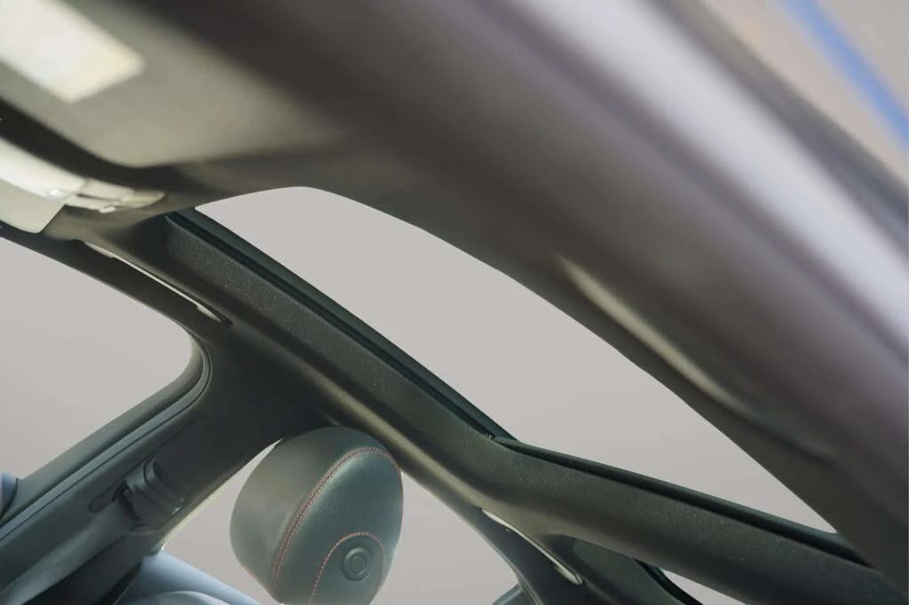 Mercedes-Benz C 450 AMG 4MATIC* BURMESTER* 360 CAM* PANORAMA* ПОДГРЕВ* , снимка 16 - Автомобили и джипове - 53915904