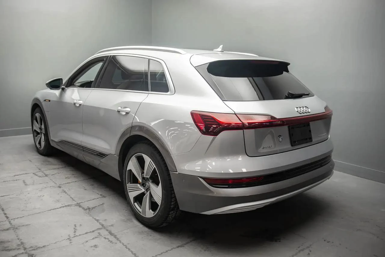 Audi E-Tron Tehnik* 360* Distronic* Обдух* Пано* B&O* Quattro, снимка 5 - Автомобили и джипове - 54333170