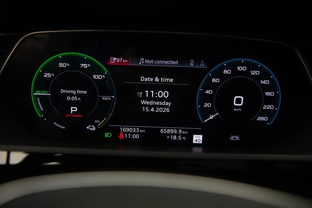 Audi E-Tron Tehnik* 360* Distronic* Обдух* Пано* B&O* Quattro, снимка 10 - Автомобили и джипове - 54333170