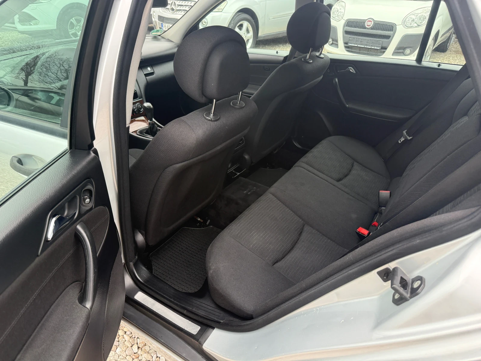 Mercedes-Benz C 180 1.8 i Compresor, снимка 7 - Автомобили и джипове - 54368718