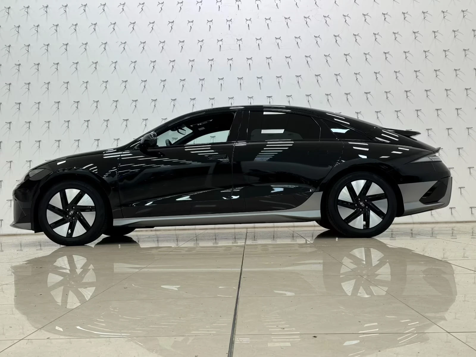 Hyundai Ioniq 6 77kWh Techniq AWD DISTR MATRIX 360* HUD W/P+ K-L | Mobile.bg � ����������� 8