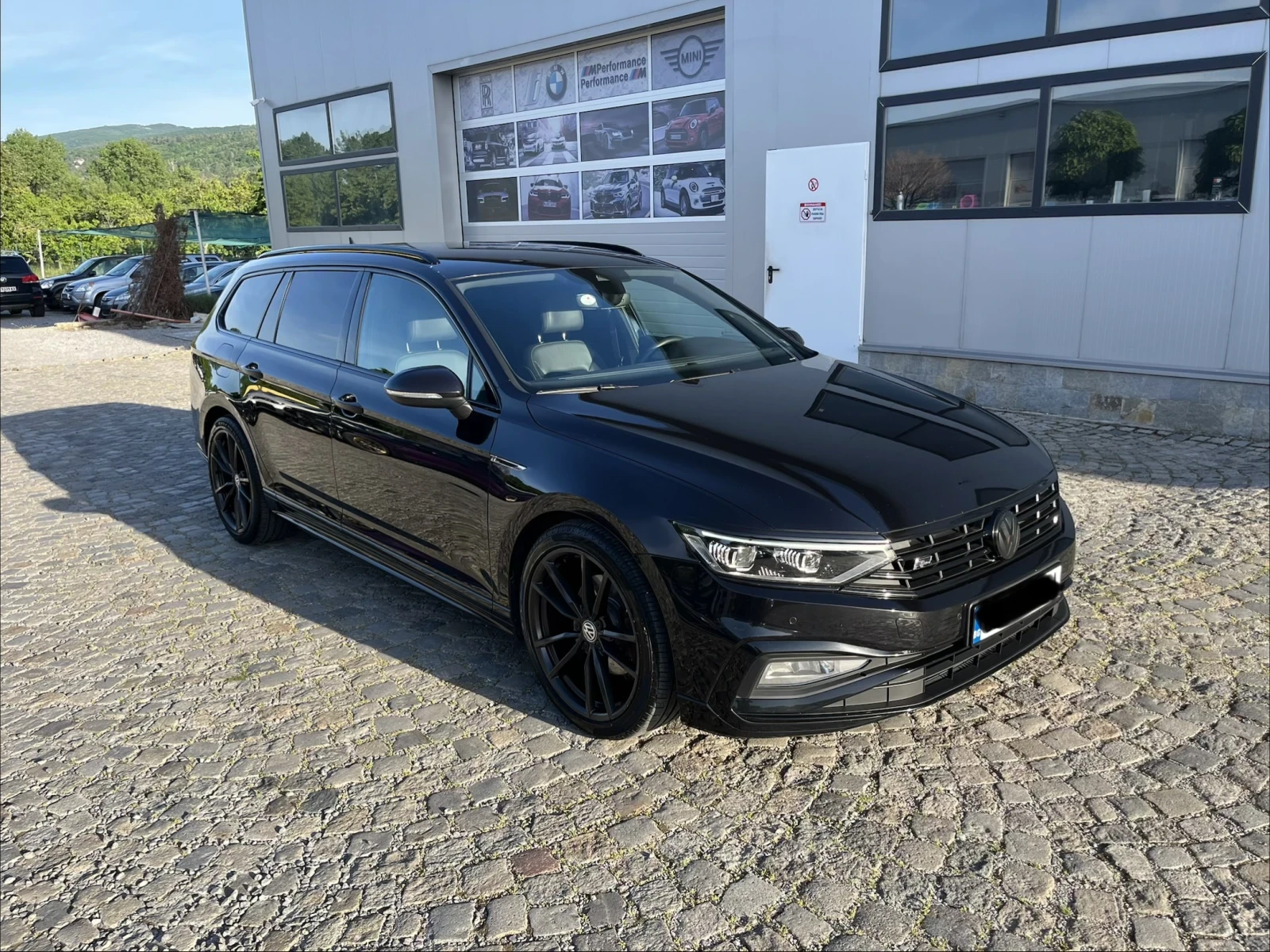 VW Passat R-line 4motion Facelift, снимка 2 - Автомобили и джипове - 54670894