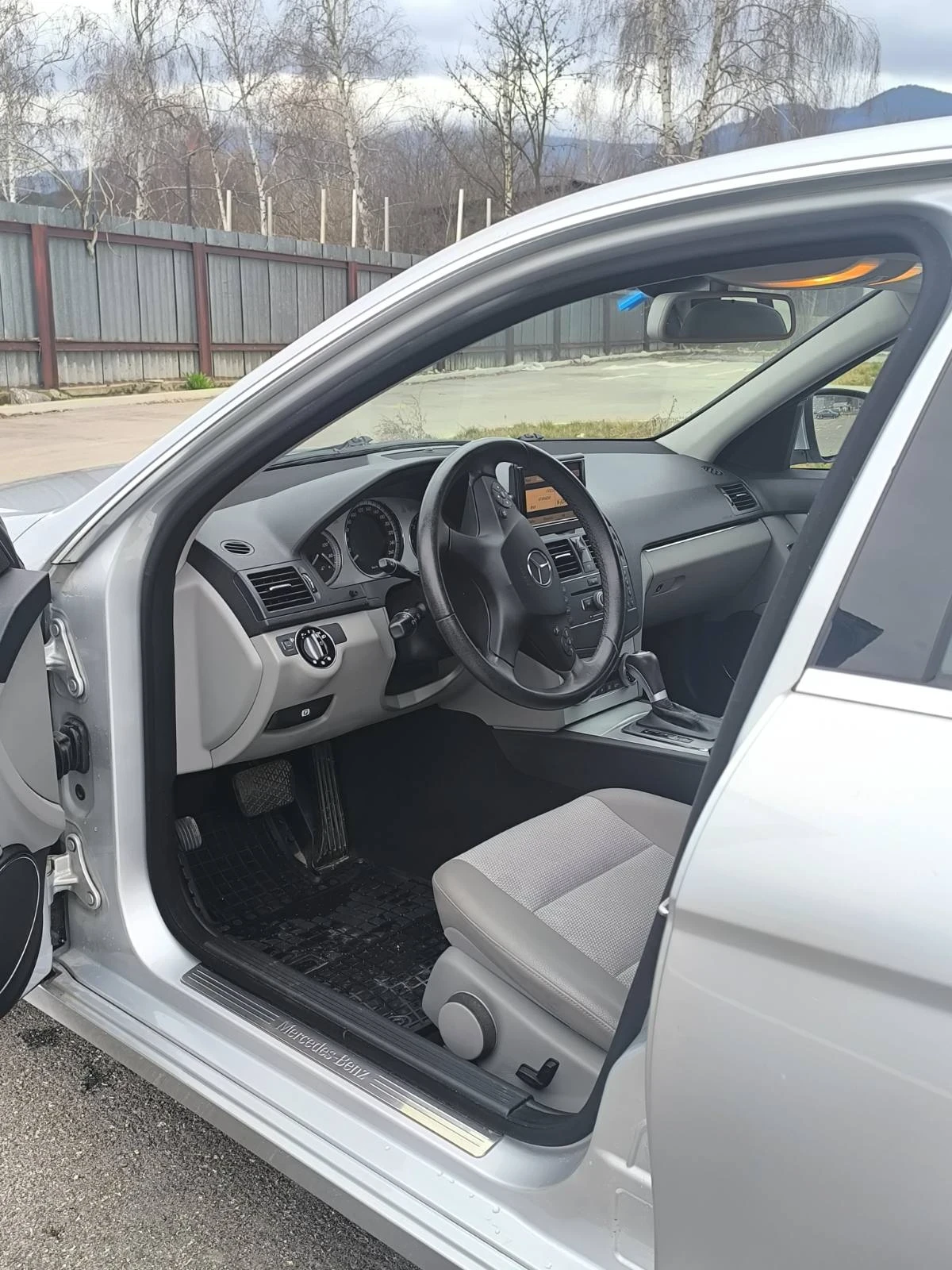 Mercedes-Benz C 220, снимка 10 - Автомобили и джипове - 55105560