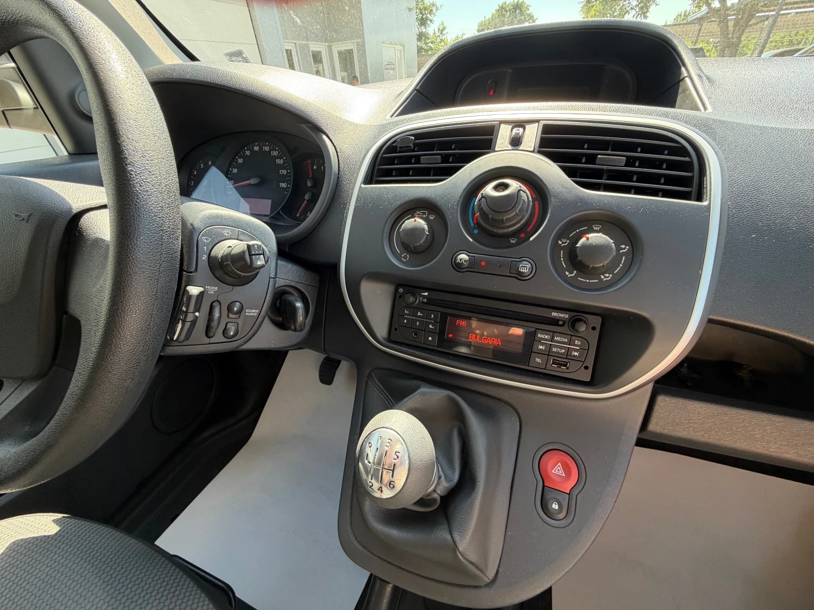 Renault Kangoo 1.5 DCI / КЛИМАТИК / Подгрев / ТОП /, снимка 13 - Автомобили и джипове - 55242573