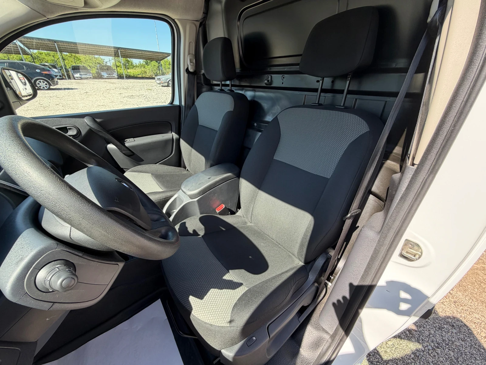 Renault Kangoo 1.5 DCI / КЛИМАТИК / Подгрев / ТОП /, снимка 10 - Автомобили и джипове - 55242573