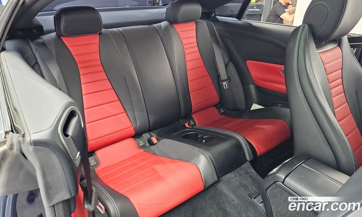 Mercedes-Benz E 400 4MATIC Coupe, снимка 11 - Автомобили и джипове - 55794720