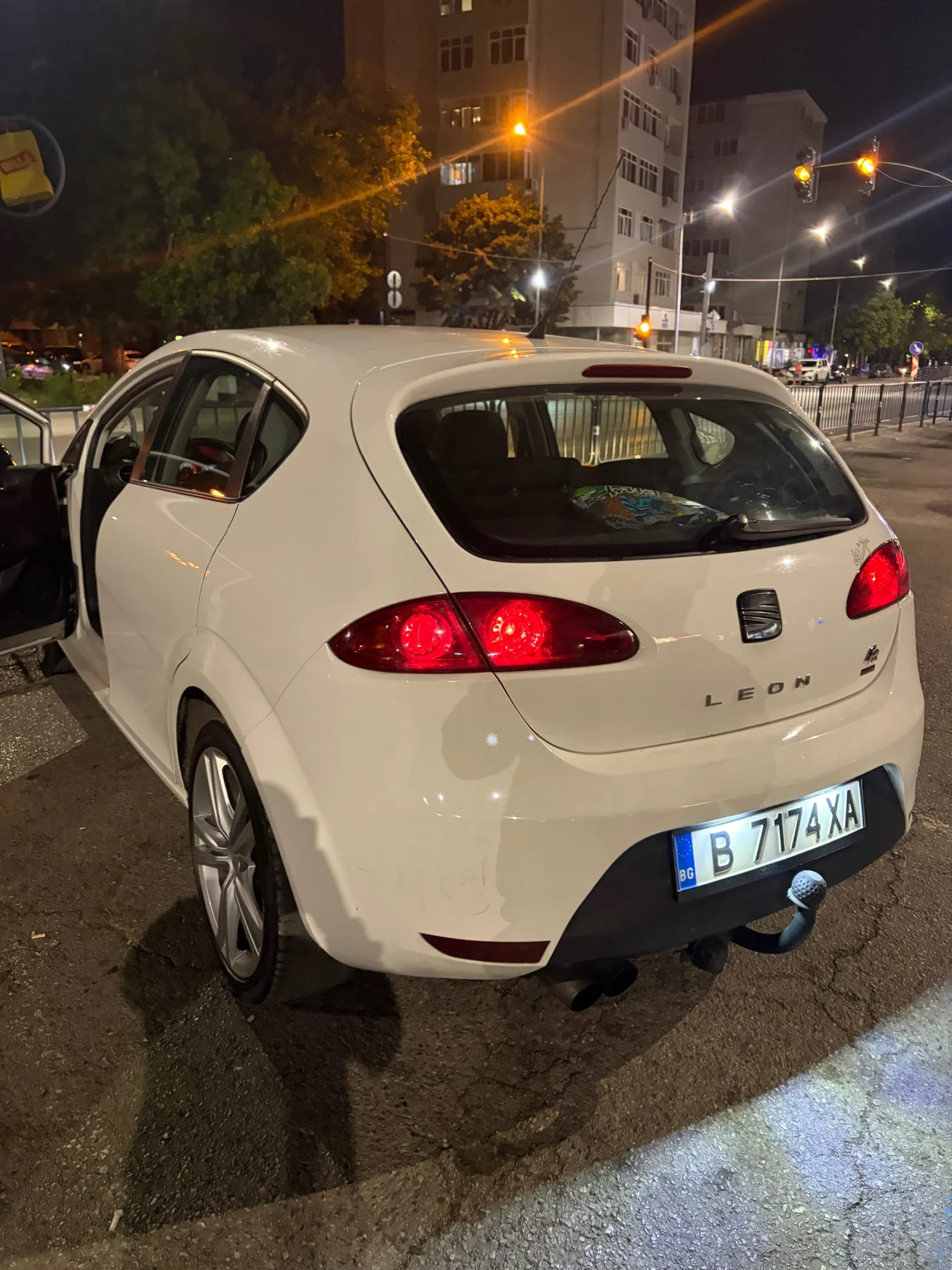 Seat Leon, снимка 3 - Автомобили и джипове - 55993874
