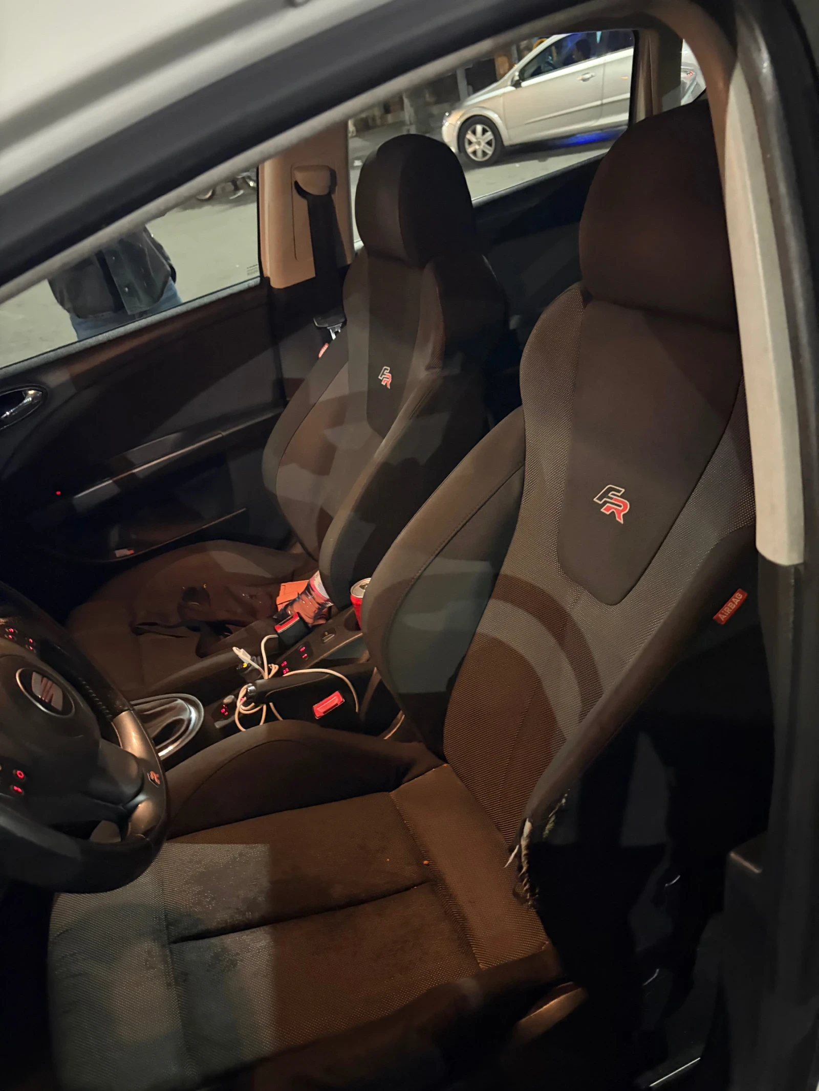Seat Leon, снимка 13 - Автомобили и джипове - 55993874