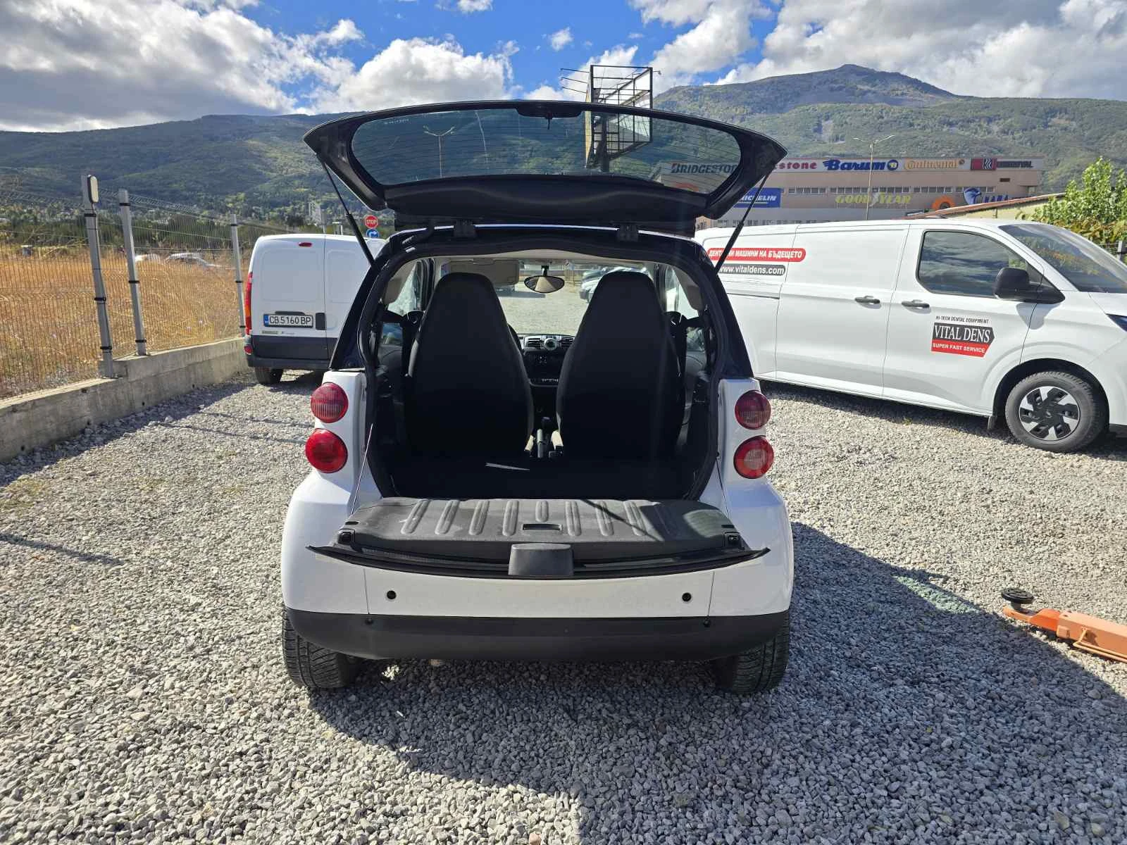 Smart Fortwo 1.0i АВТОМАТИК КЛИМАТИК, снимка 6 - Автомобили и джипове - 56174328