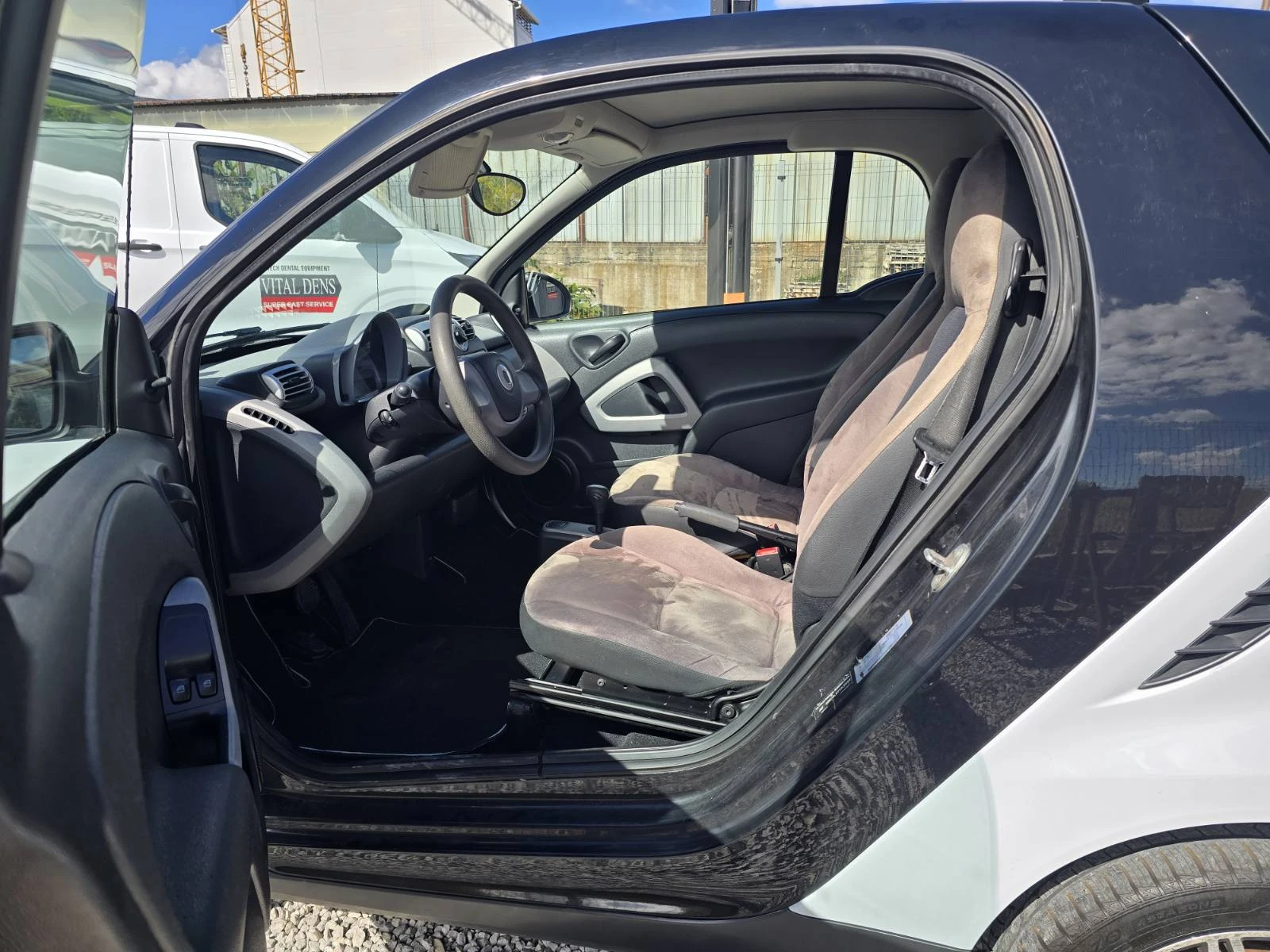 Smart Fortwo 1.0i АВТОМАТИК КЛИМАТИК, снимка 5 - Автомобили и джипове - 56174328