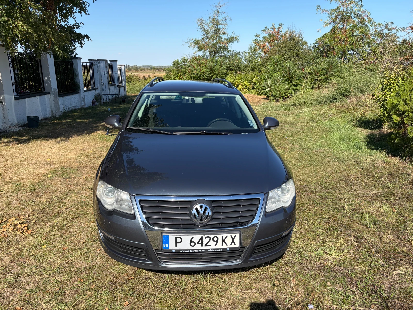 VW Passat 1.6 TDI, снимка 2 - Автомобили и джипове - 56644245