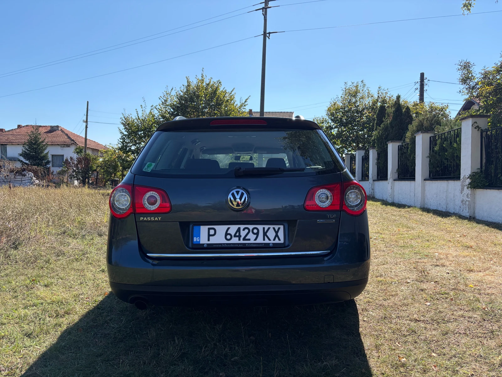 VW Passat 1.6 TDI, снимка 6 - Автомобили и джипове - 56644245
