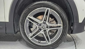 Mercedes-Benz GLB 250 4MATIC* AMG LINE, снимка 6