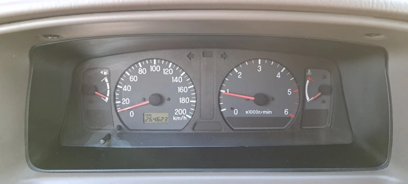 Mitsubishi Pajero sport 2.5TDI 4x4 Klim, снимка 12 - Автомобили и джипове - 48560145