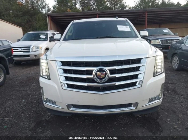 Cadillac Escalade, снимка 2 - Автомобили и джипове - 48724215