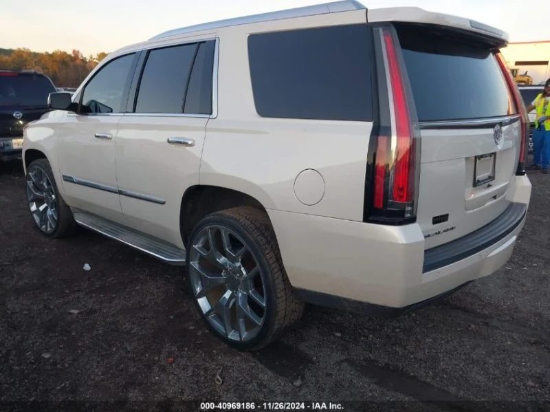 Cadillac Escalade, снимка 4 - Автомобили и джипове - 48724215