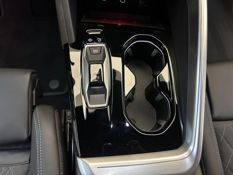 Audi Q5 40 TFSI/NEW MODEL/S-LINE/MMI DISPLAY/LED/360/, снимка 11 - Автомобили и джипове - 52378194