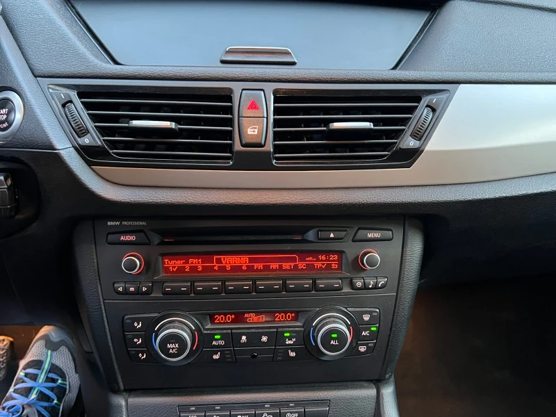 BMW X1, снимка 13 - Автомобили и джипове - 52976136