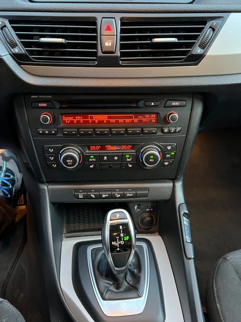 BMW X1, снимка 14 - Автомобили и джипове - 52976136