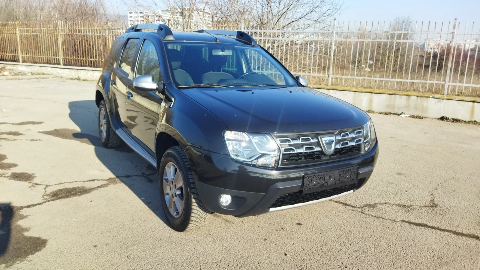 Dacia Duster 1.2i 4x4 Швейцария - изображение 2