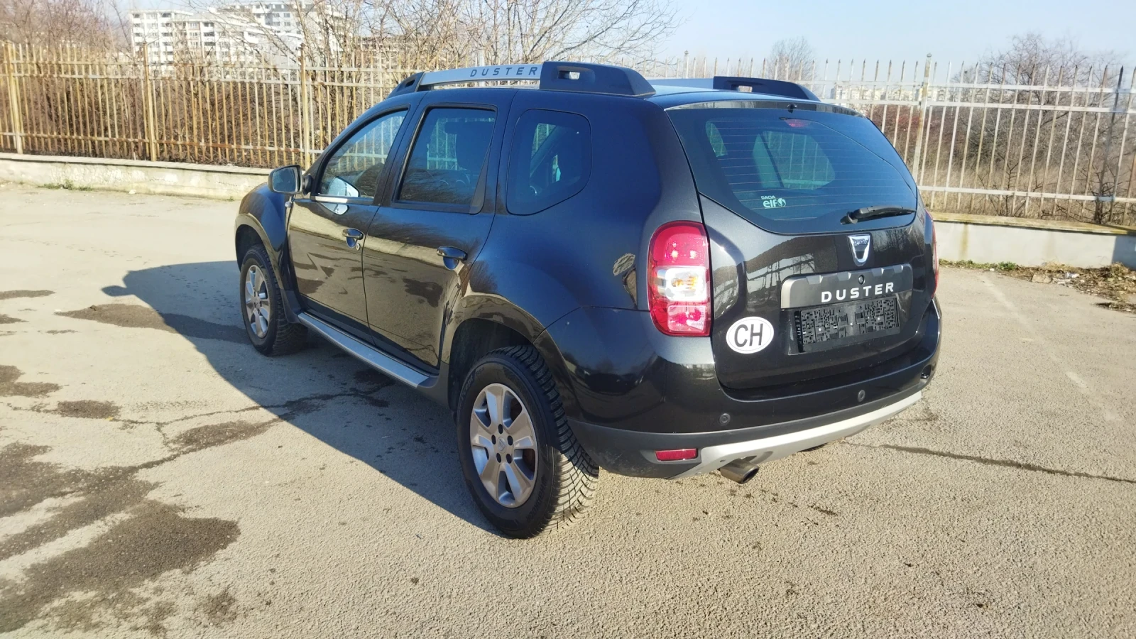 Dacia Duster 1.2i 4x4 Швейцария - изображение 4