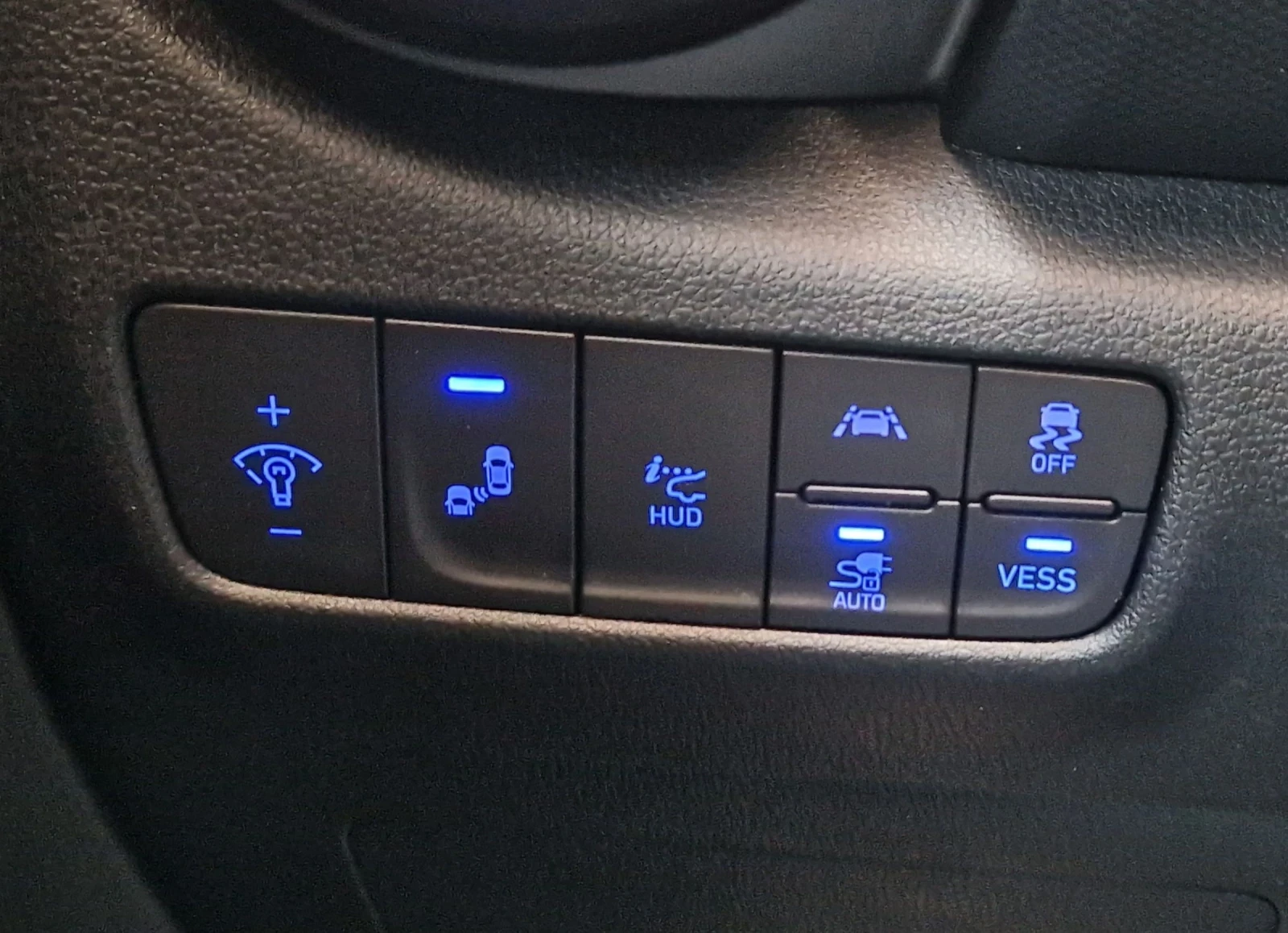 Hyundai Kona 64KWh/  /Blue Link | Mobile.bg   15