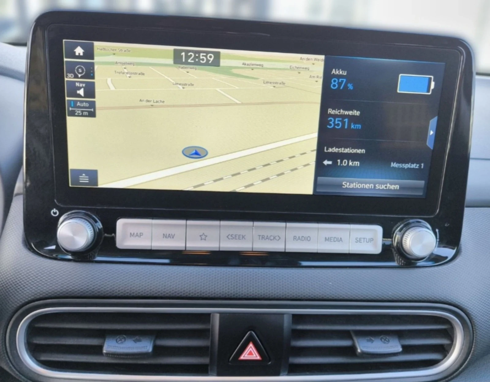 Hyundai Kona 64KWh/  /Blue Link | Mobile.bg   13